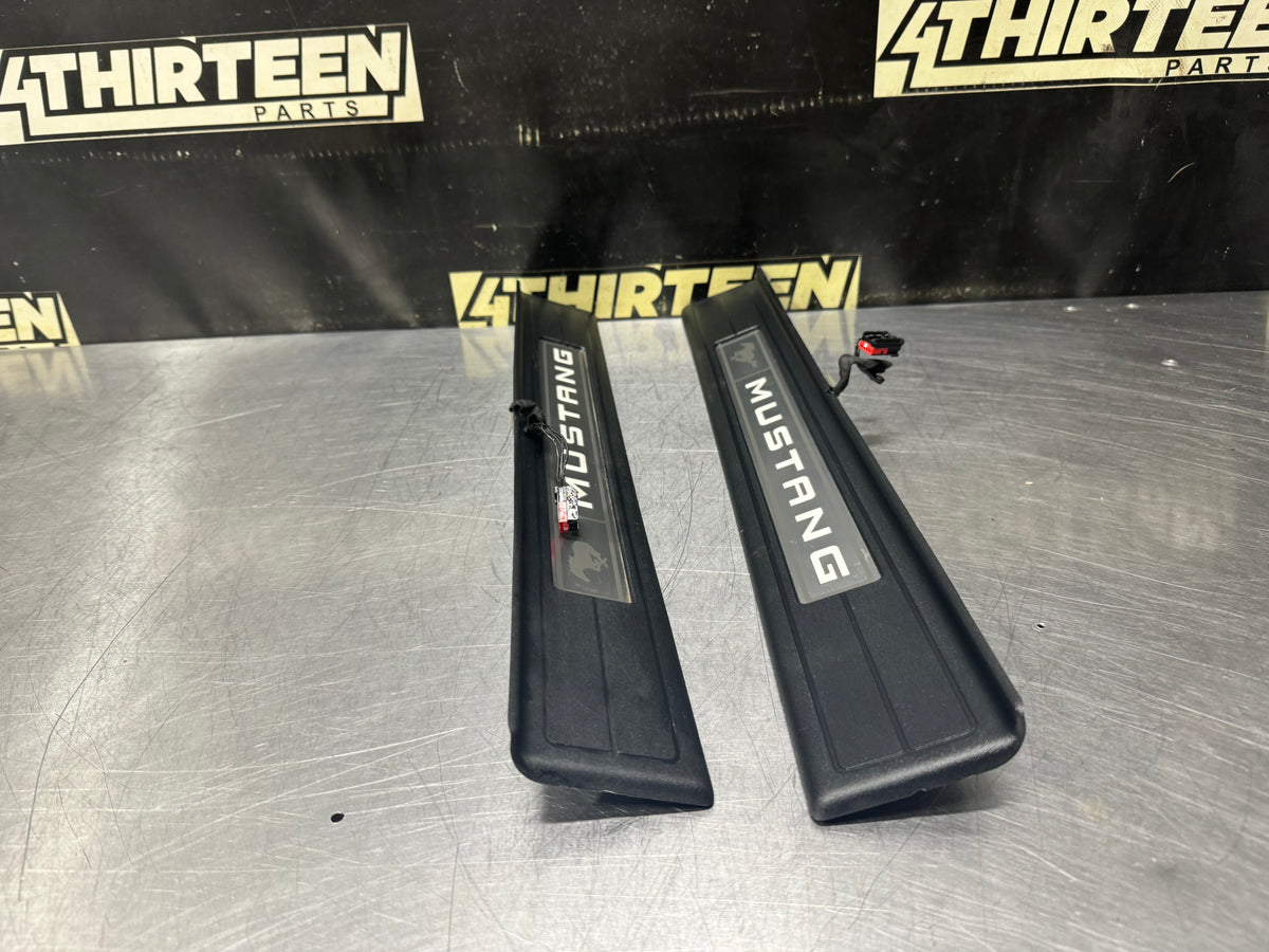 15-17 FORD MUSTANG GT ILLUMINATED DOOR SILLS PAIR #V1