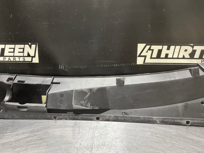 04-06 PONTIAC GTO WINDSHIELD COWL OEM 92054218 #N453