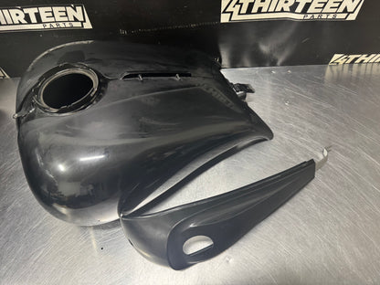 2010 HARLEY DAVIDSON STREET GLIDE OEM TANK WITH ADVAN BLK STRETCHED COVERS #N333