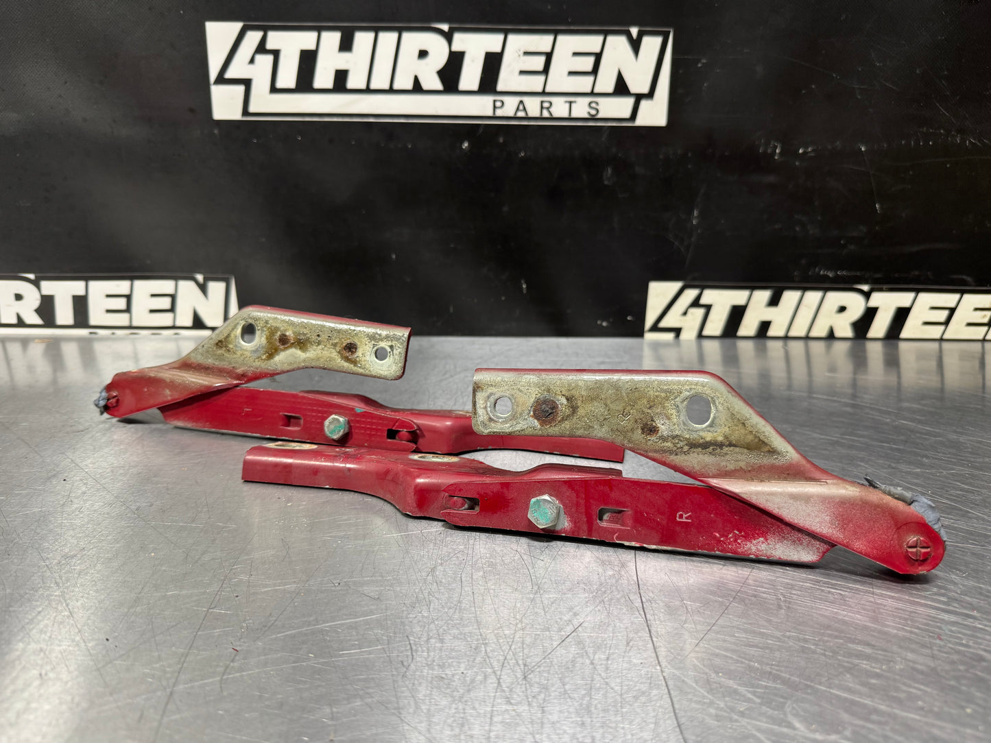 04-06 PONTIAC GTO RH & LH RIGHT HAND AND LEFT HAND HOOD HINGES SET OEM #L460