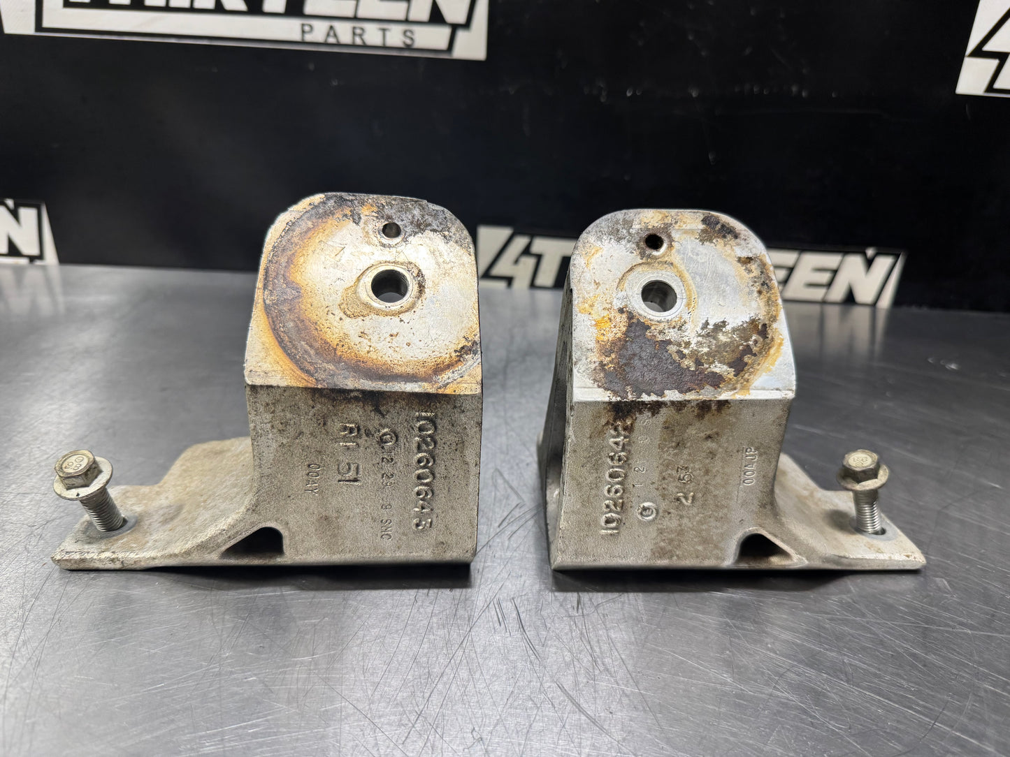 97-04 C5 CORVETTE ENGINE MOUNT BRACKETS PAIR OEM #L348