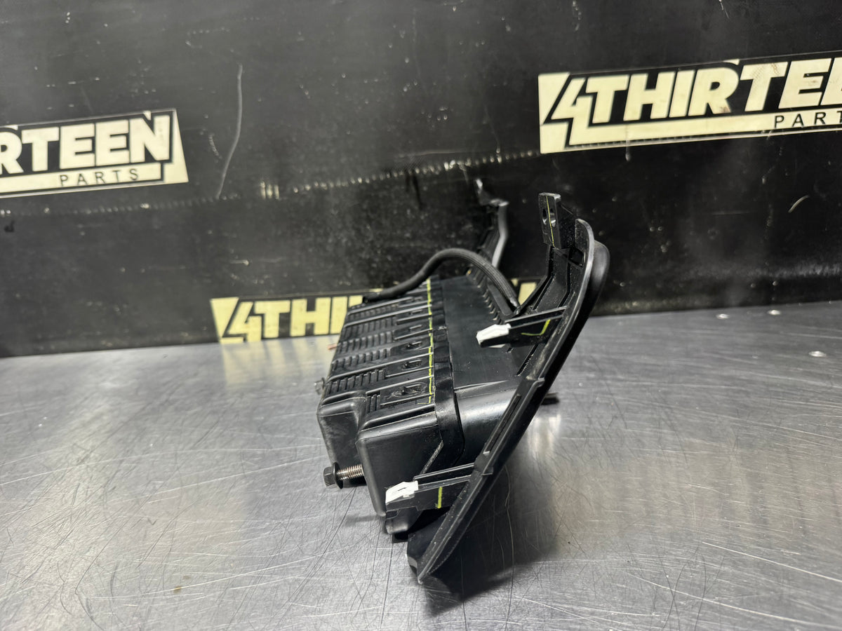 18-20 FORD MUSTANG GT DRIVER KNEE AIR BAG JR3B-C699D91-AE3ZHE OEM #V83