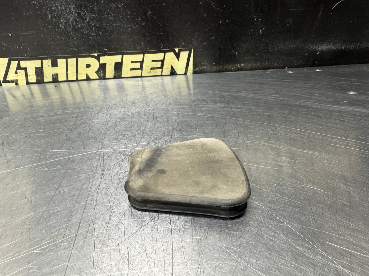 97-04 C5 CORVETTE TORQUE TUBE INSPECTION COVER PLUG 12551987 OEM #X32