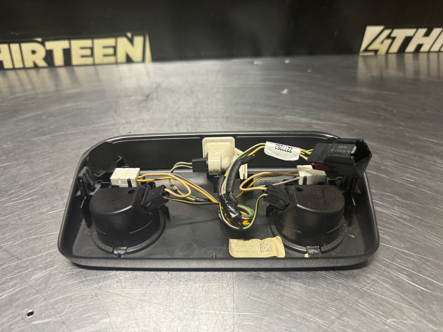 10-14 FORD MUSTANG OVERHEAD DOME LIGHT OEM #N420