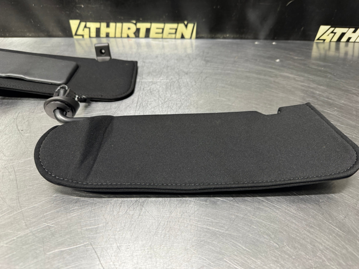 05-13 C6 CORVETTE SUNVISOR LIGHTED VANITY MIRROR PAIR