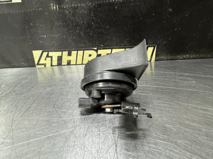 10-15 CAMARO SS RH PASSENGER SIDE HORN OEM #N964