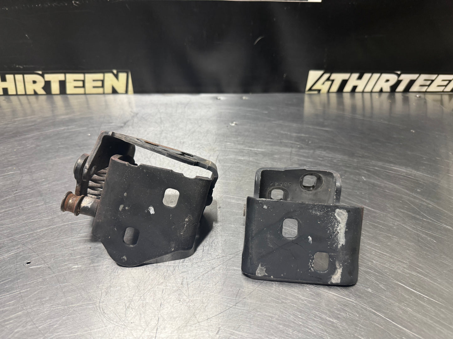 1997 - 2004 CORVETTE C5 LH DRIVER DOOR HINGES #N237