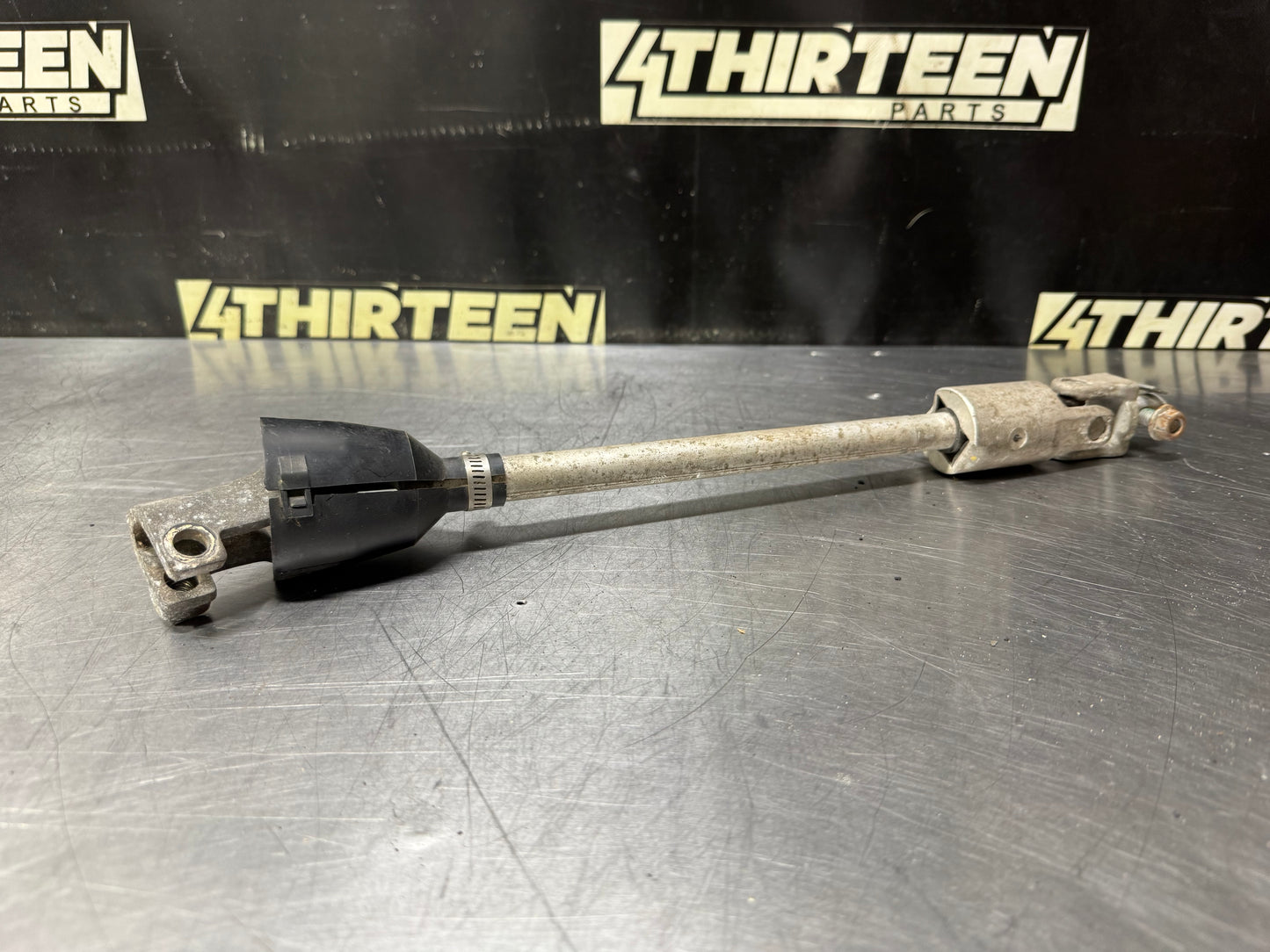 97-04 CORVETTE C5 OEM INTERMEDIATE STEERING SHAFT COLUMN #N826