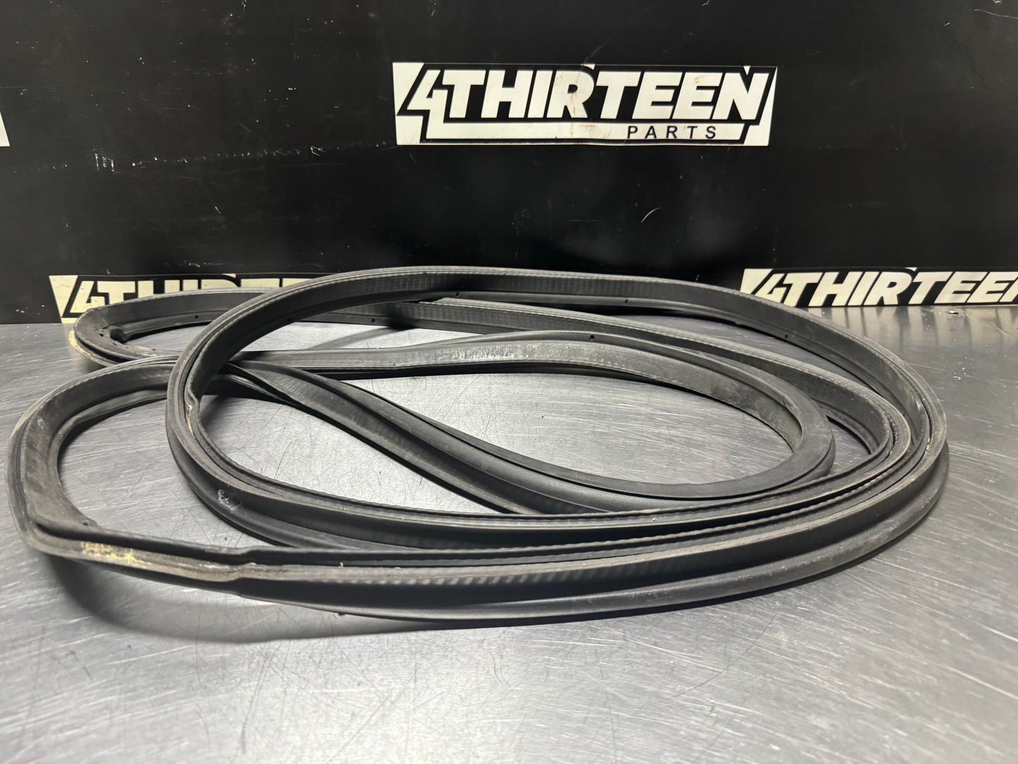 1997-2004 CORVETTE C5 COUPE TRUNK/HATCH SEAL OEM #N253