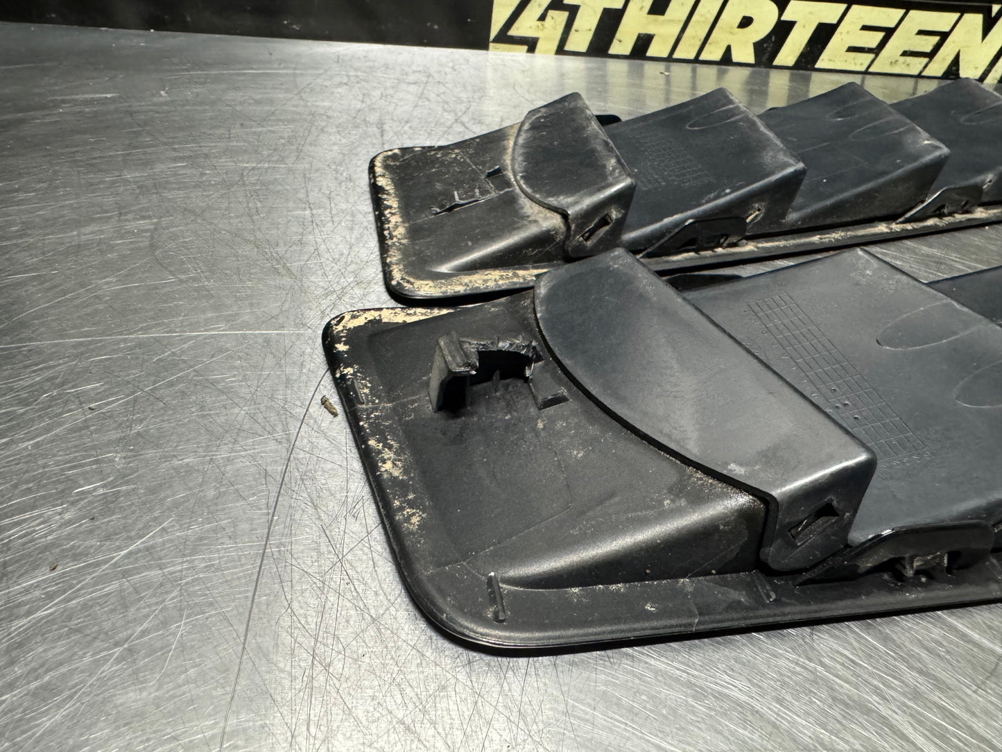 2013 FORD MUSTANG GT HOOD VENT LOUVERS PAIR BLCK OEM #N649