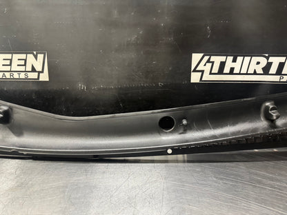 97-04 C5 CORVETTE WINDSHIELD WIPER COWL 10446063 OEM #N59