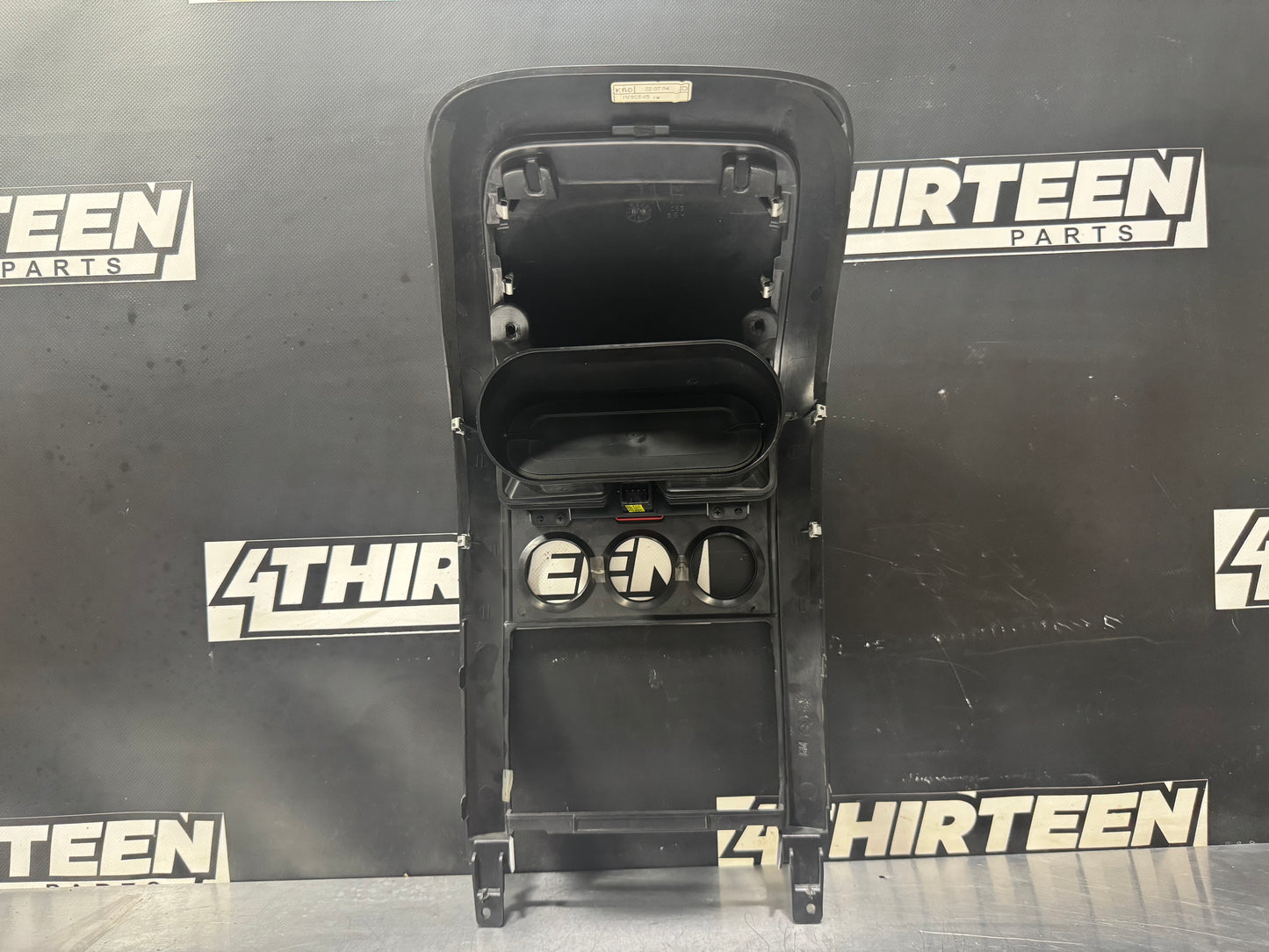 04-06 PONTIAC GTO RADIO BEZEL AND DASH TRIM OEM #L378