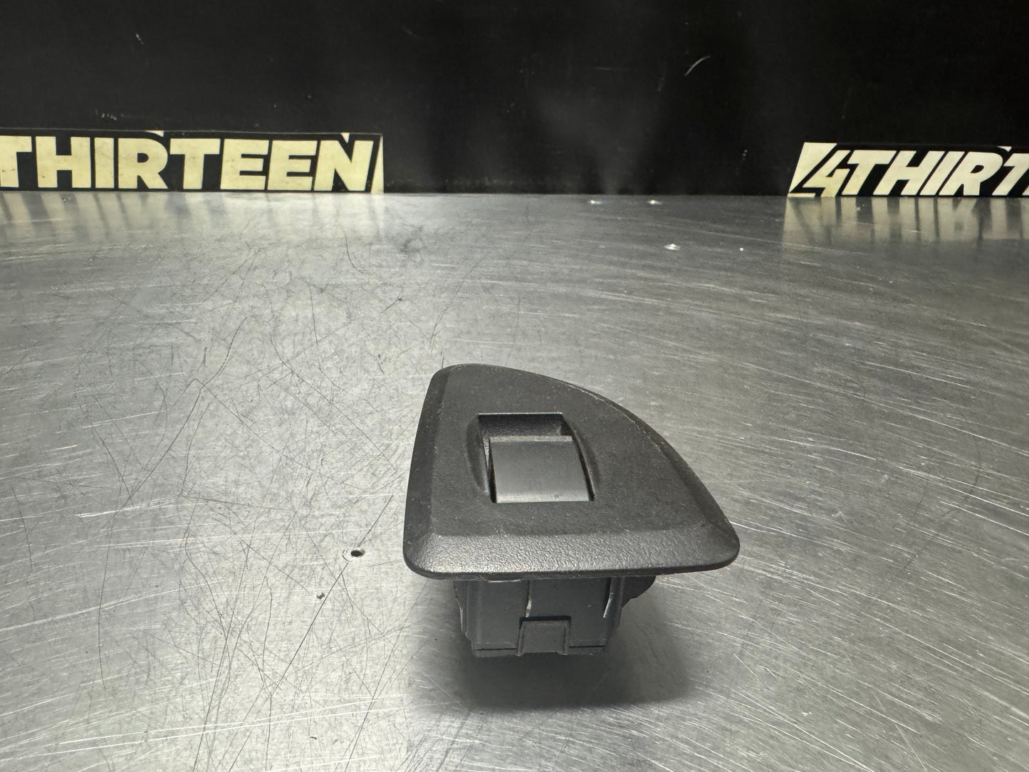 07-13 CHEVY SILVERADO LH DRIVER REAR WINDOW SWITCH 25995483 OEM #N359