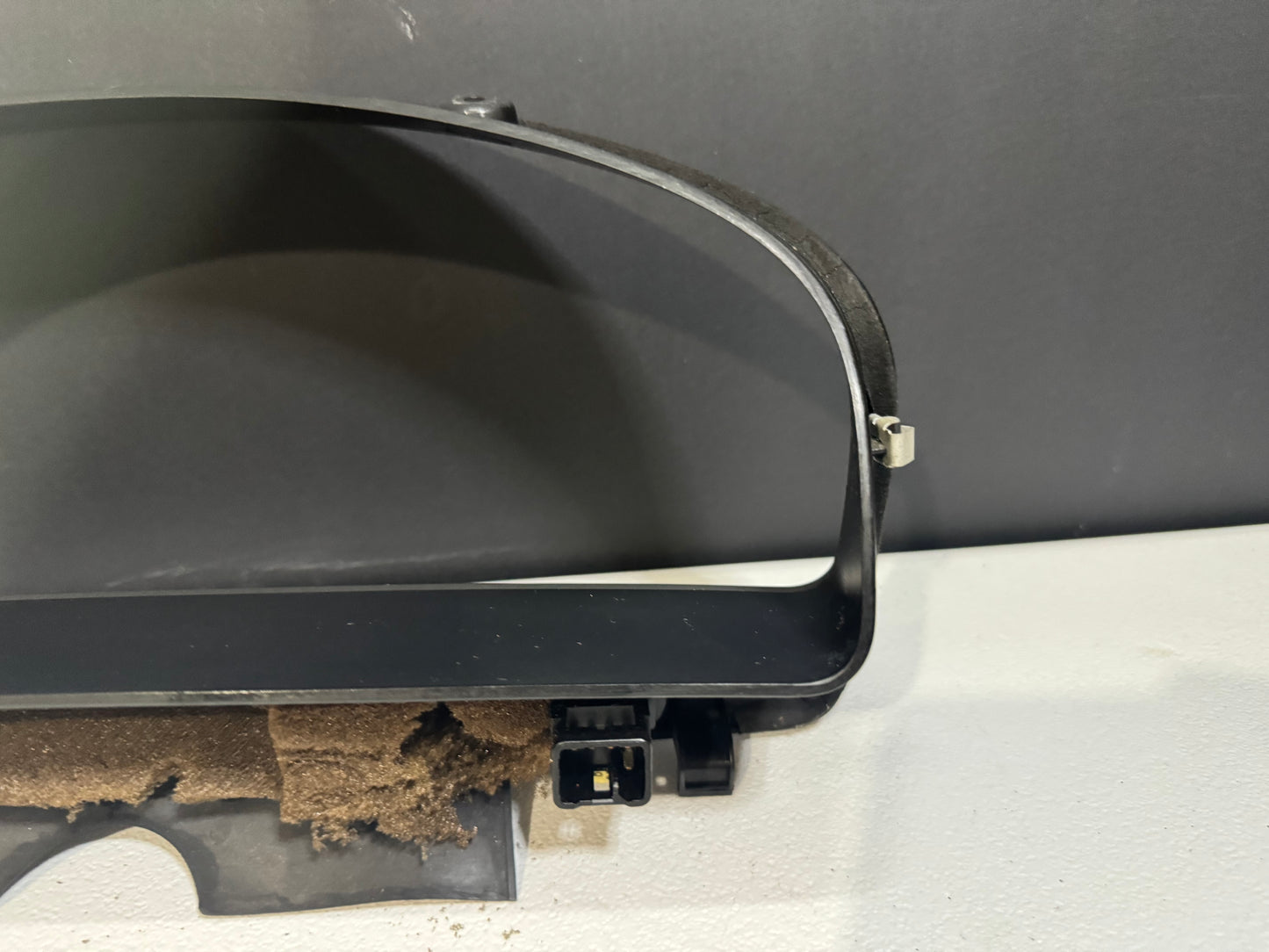 04-06 PONTIAC GTO CLUSTER BEZEL TRIM OEM #K9