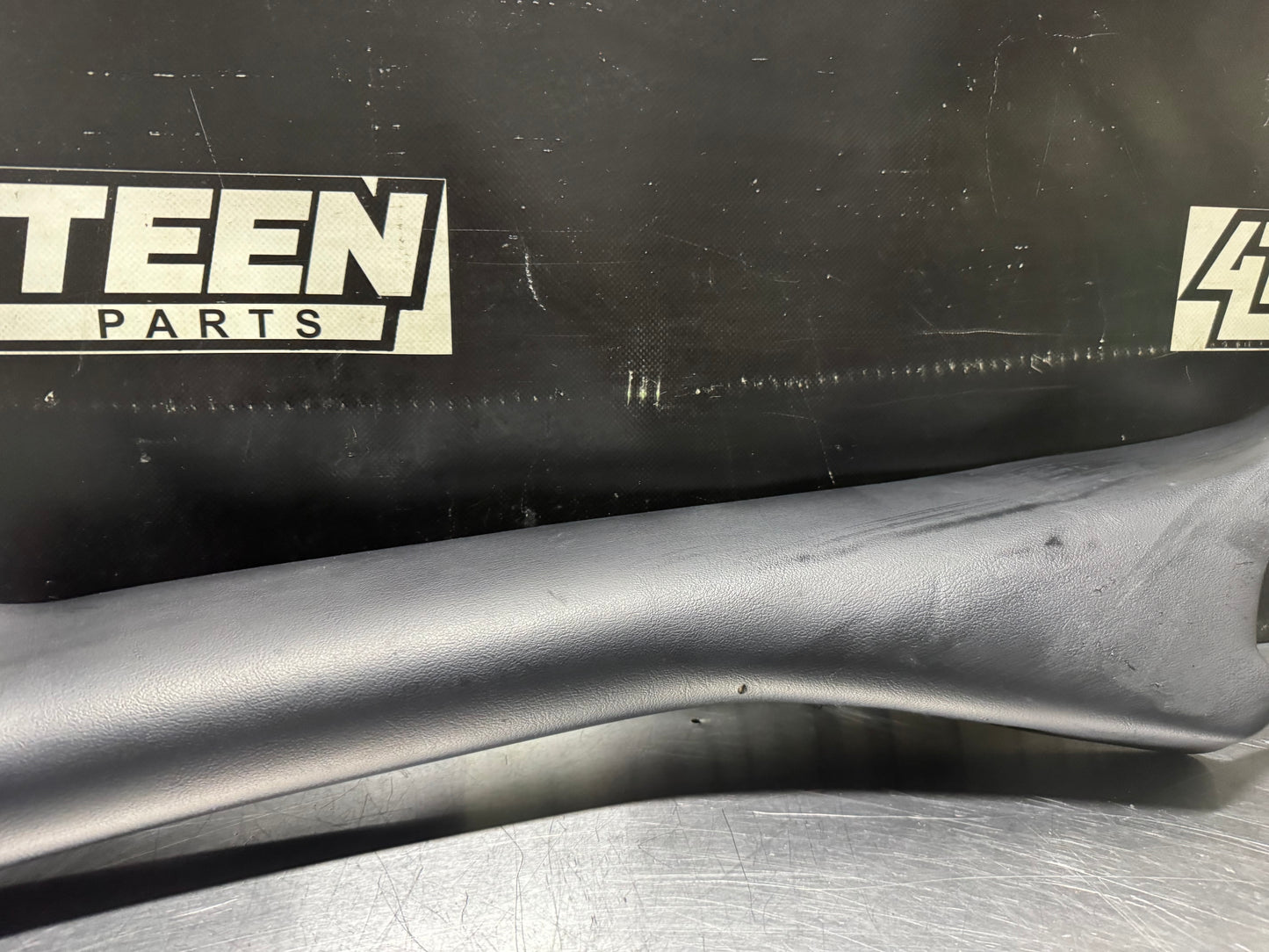 1997-2004 C5 CORVETTE LH DRIVER  FRONT A PILLAR TRIM EBONY OEM #N652