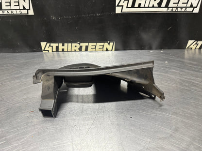 04-06 PONTIAC GTO LH DRIVER SIDE DEFROST VENT TRIM OEM #N297