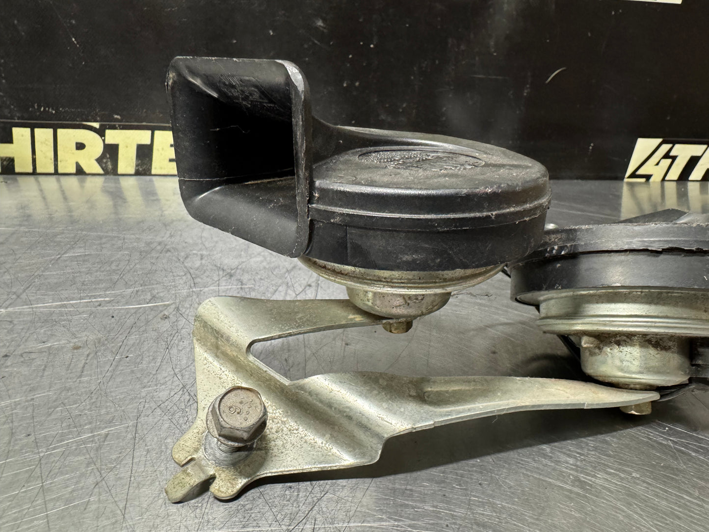 97-04 CORVETTE C5 OEM GM HORN SET #N840