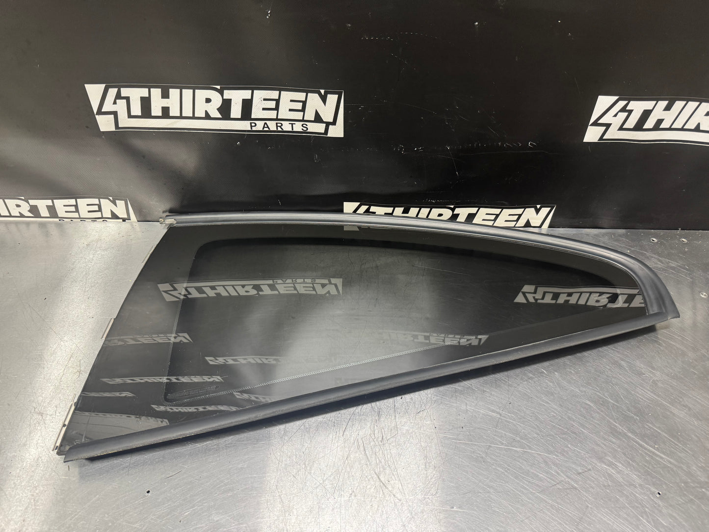 04-06 PONTIAC GTO REAR QUATER WINDOW DRIVER SIDE LH #L370