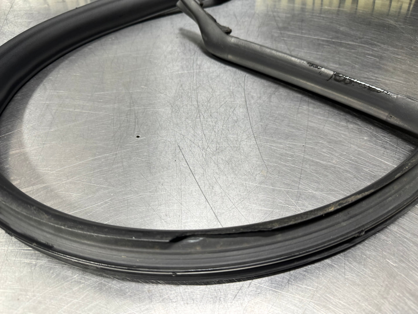 01-04 C5 Z06 FRC CORVETTE LH DRIVER  DOOR SEAL OEM #N848