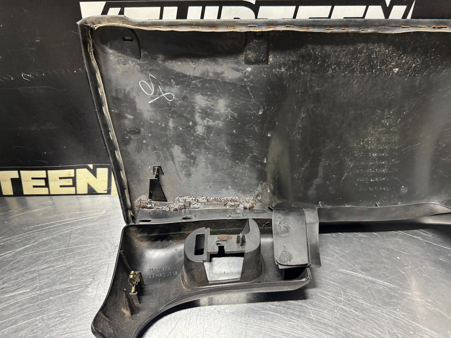 1997 - 2004 CORVETTE C5 OEM KNEE BOLSTER 10281976 OEM #N94