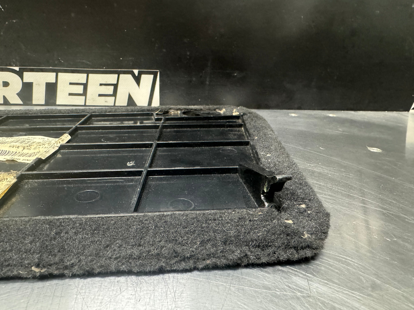 97-04 C5 CORVETTE PASSENGER FOOTWELL CARPET TRIM OEM 10352378 #L335