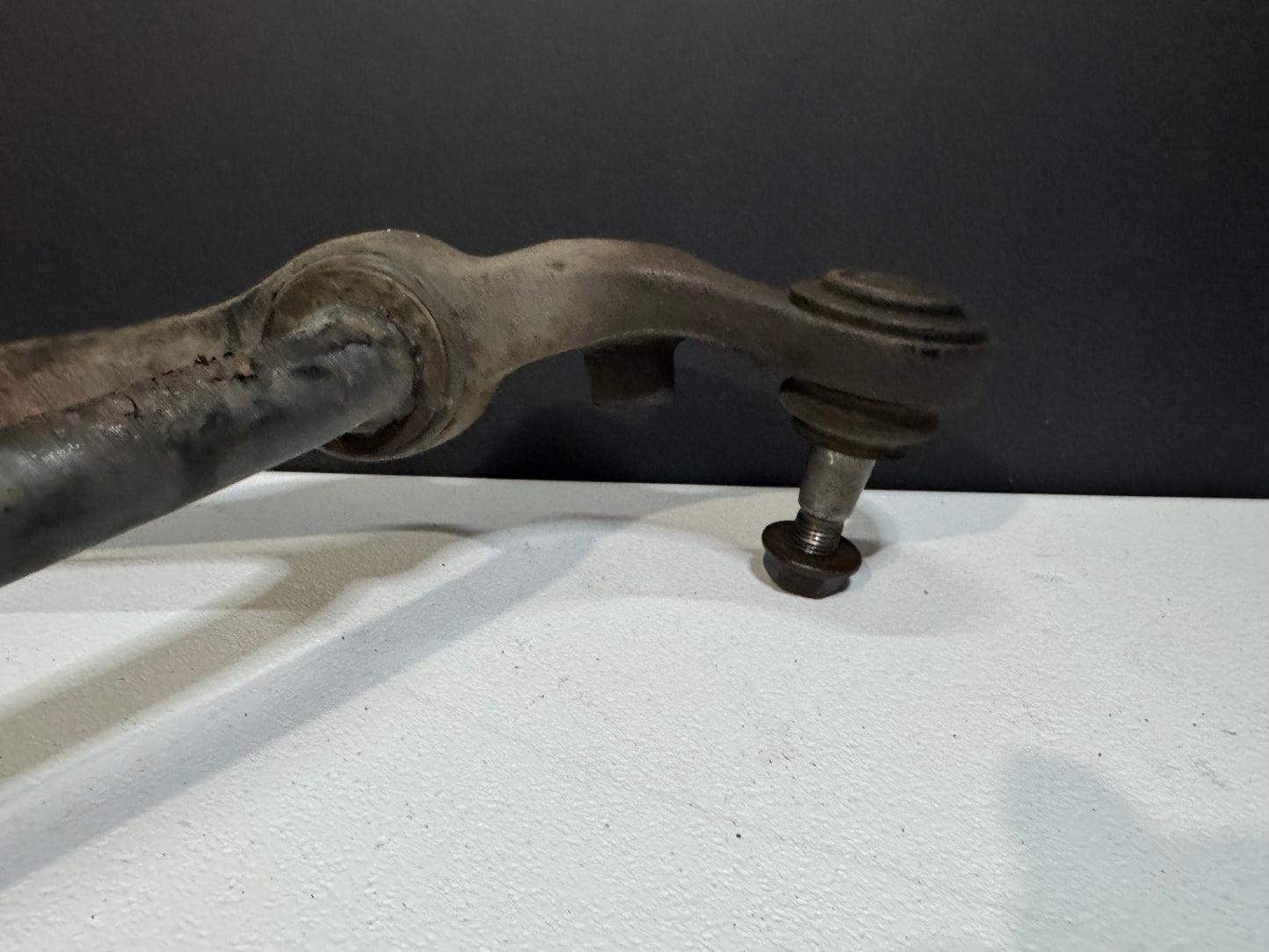 04-06 PONTIAC GTO RH PASSENGER  FRONT CONTROL ARM AND RADIUS OEM #K7