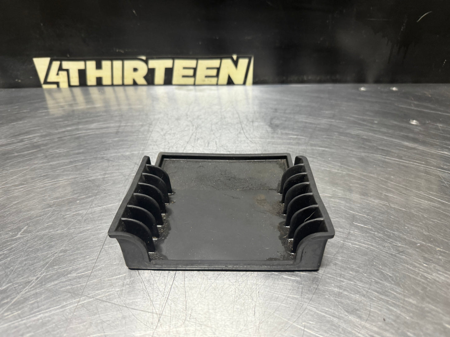 04-06 PONTIAC GTO CENTER CONSOLE RUBBER INSERT 92084794 OEM #N409