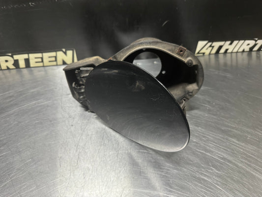 1997-2004 C5 CORVETTE FUEL GAS TANK FILLER DOOR BLCK 10253857 OEM #N252