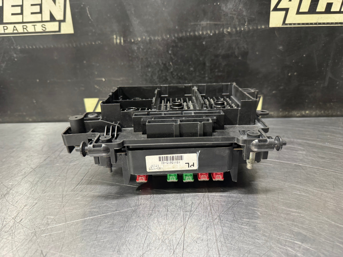 03-05 CHEVY SILVERADO GMC SIERRA 2500 ENGINE BAY FUSE BOX 15115615-02 OEM #N971