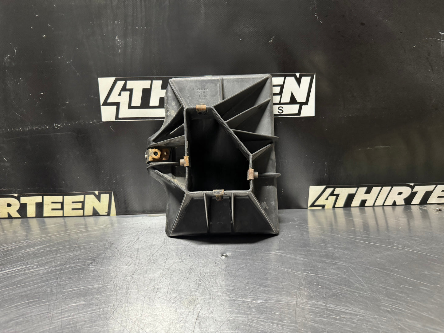 97-04 C5 CORVETTE BATTERY TRAY OEM 10268430 #N160