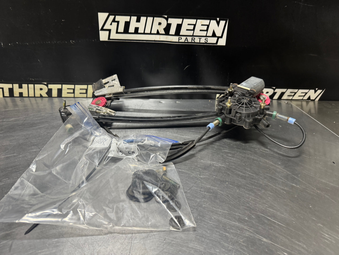 1997-2004 C5 CORVETTE DRIVER LH WINDOW MOTOR REGULATOR ASSEMBLY #N232