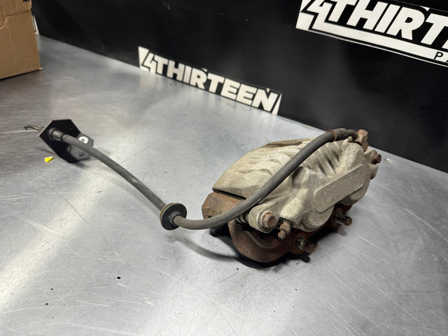 2004 PONTIAC GTO LF LEFT FRONT BRAKE CALIPER OEM #L285