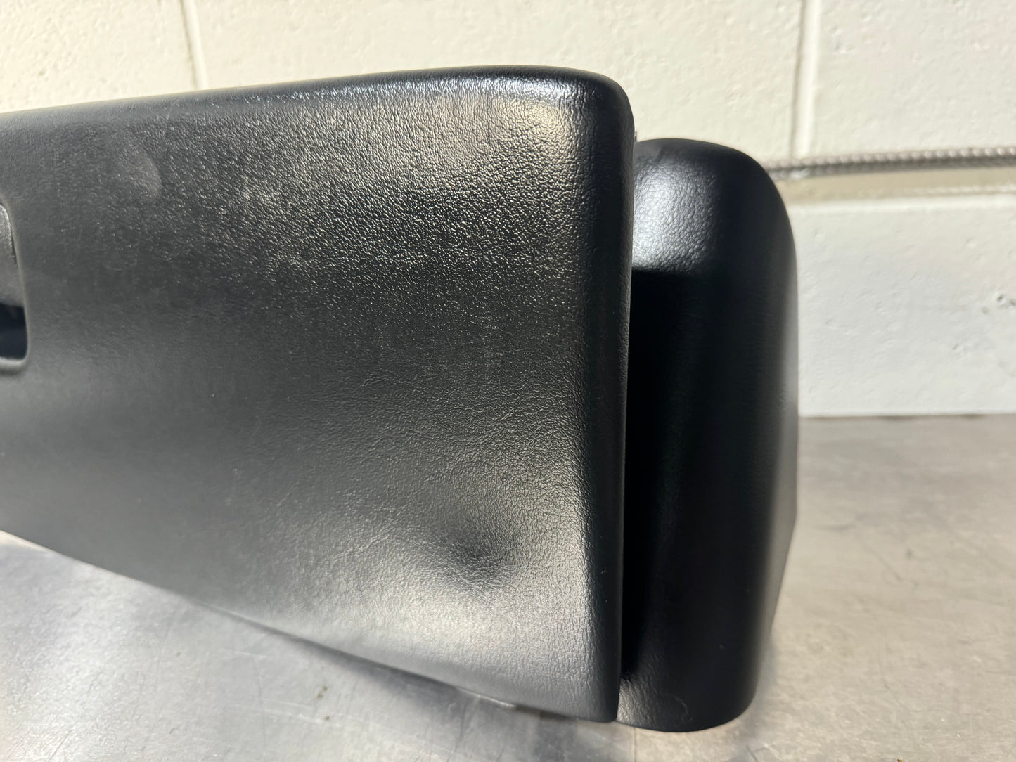 1997-2004 C5 CORVETTE OEM GLOVE BOX BLACK #L446