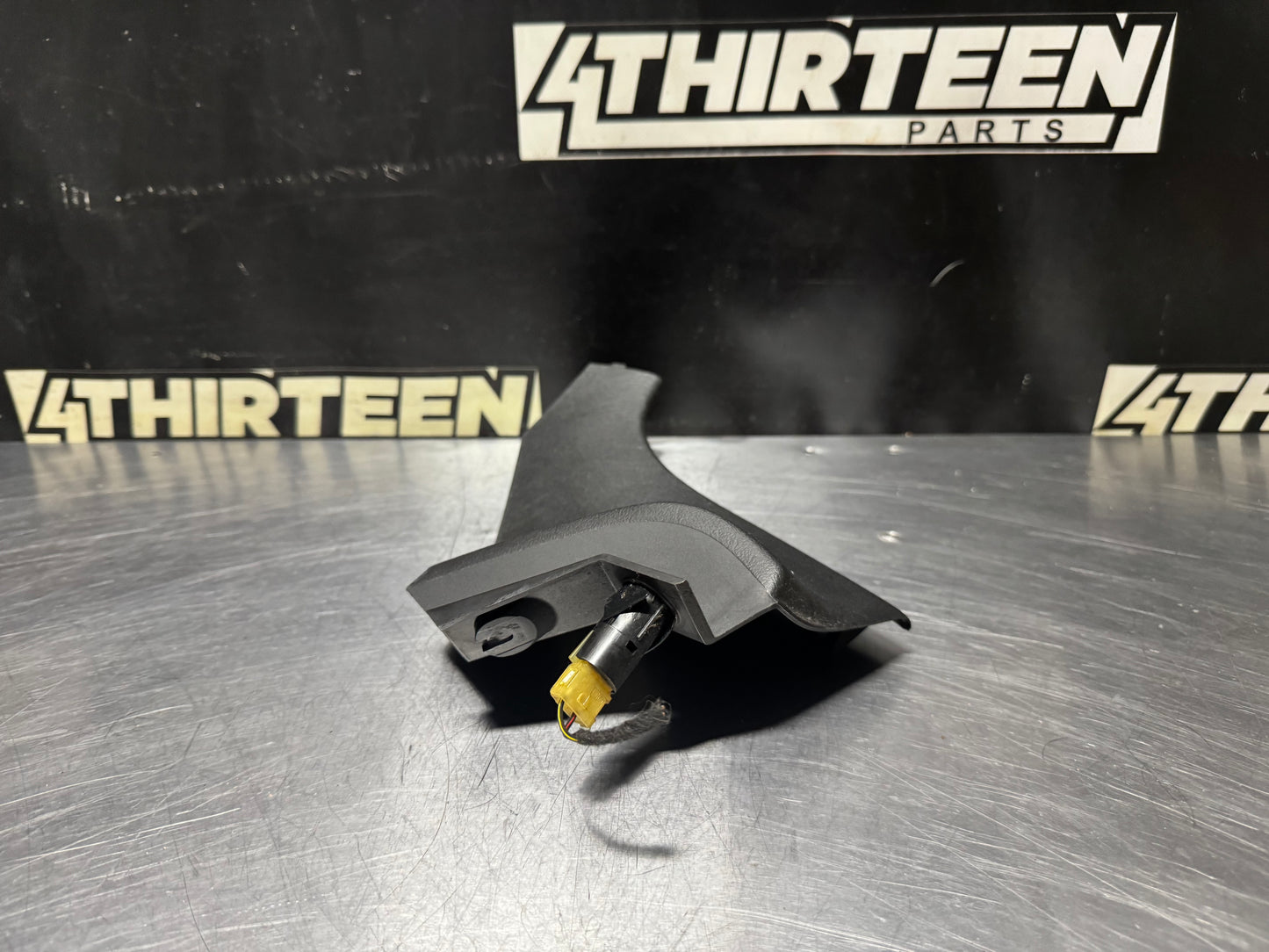 04-06 PONTIAC GTO LH DASH CONSOLE TRIM OEM 92155337 #N300