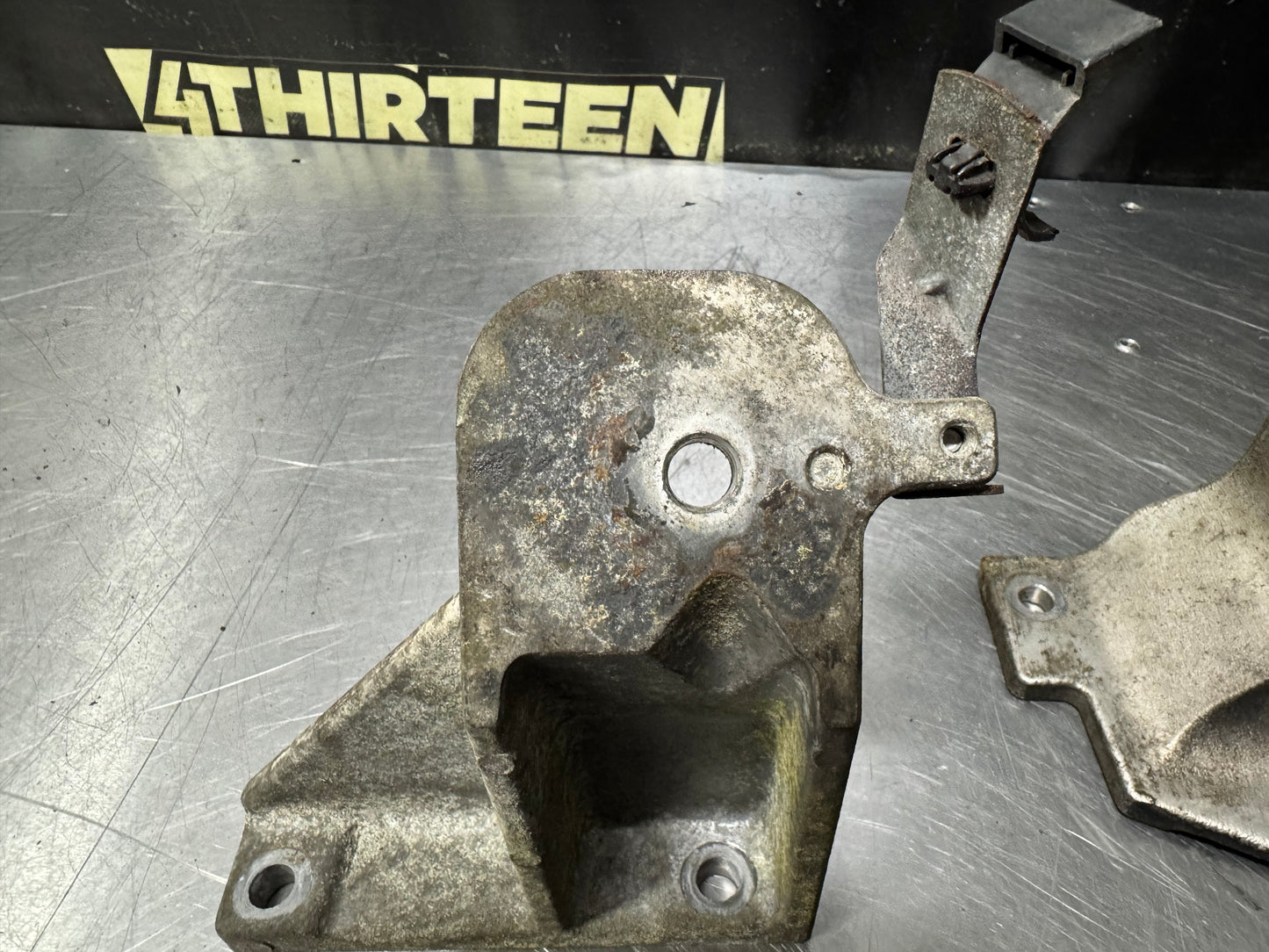 04-06 ENGINE FRAME MOUNT BRACKETS FOR 2004–2006 PONIAC GTO (LS1 & LS2) #N800