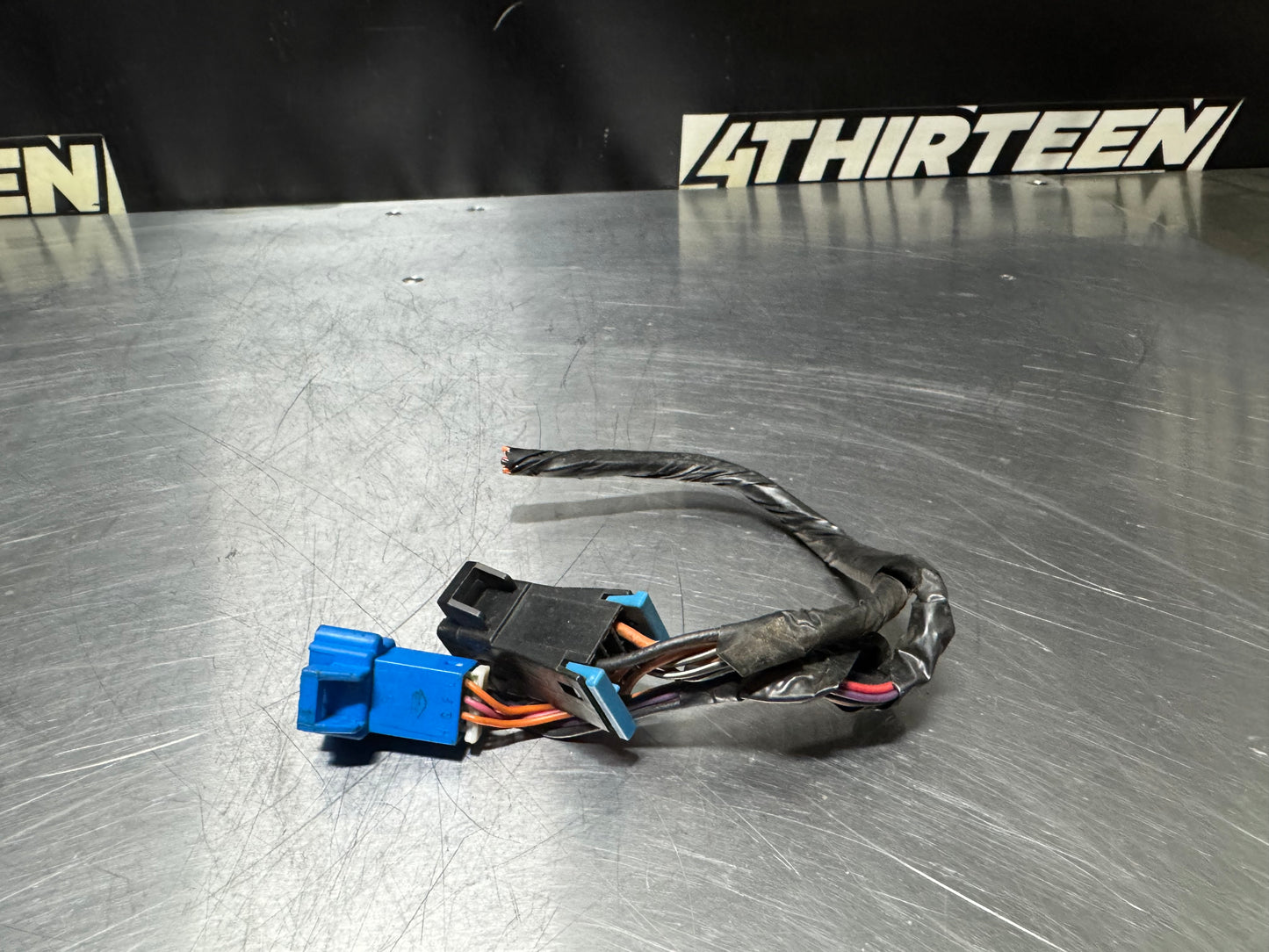 97-04 C5 CORVETTE LH DRIVER SIDE SEAT HARNESS PIGTAIL OEM #N151