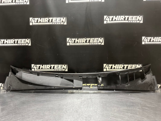04-06 PONTIAC GTO WINDSHIELD COWL OEM 92054218 #N453