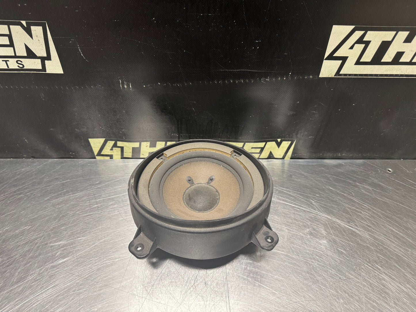 04-06 PONTIAC GTO REAR DECK SPEAKER 92100881 OEM #N570