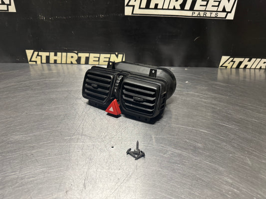 04-06 PONTIAC GTO CENTER DASH AC VENT HAZARD LIGHT 92084219 OEM #N281