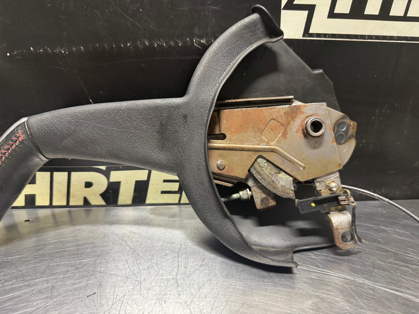 04-06 PONTIAC GTO EMERGENCY BRAKE HANDLE RED STITCHING OEM #N405