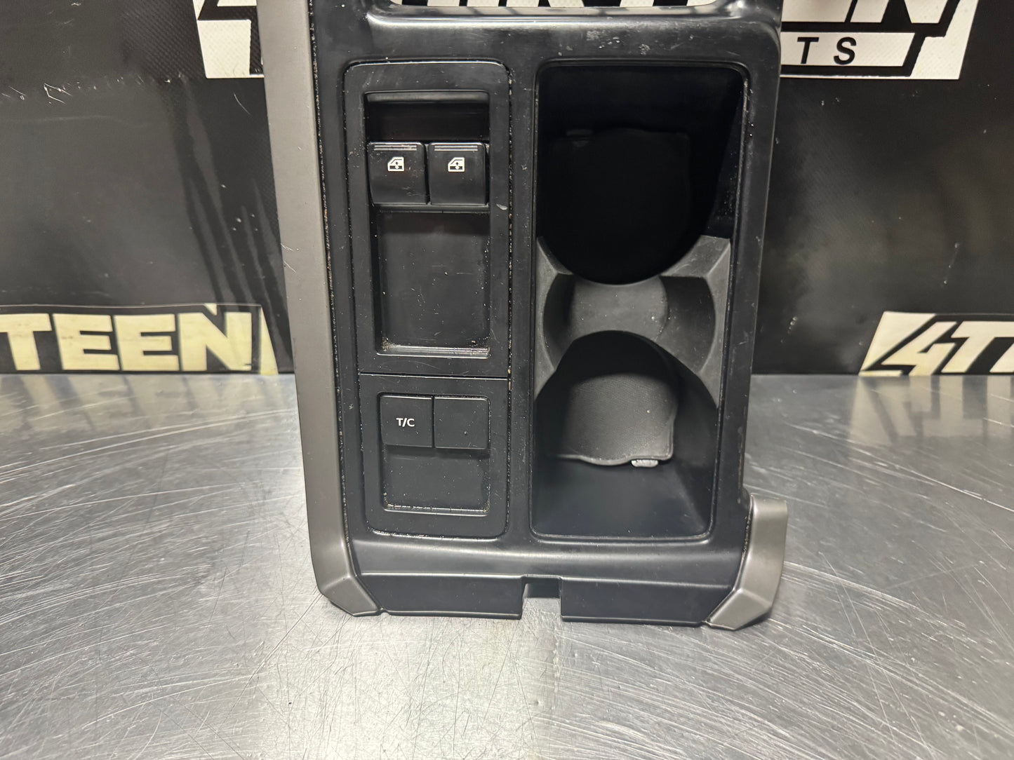 04-06 PONTIAC GTO SHIFTER BEZEL TRIM OEM #N135