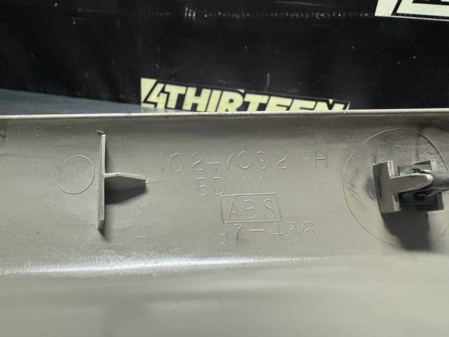 97-04 C5 CORVETTE PASSENGER SIDE DOOR SILL KICK PANEL RH SHALE OEM #N468