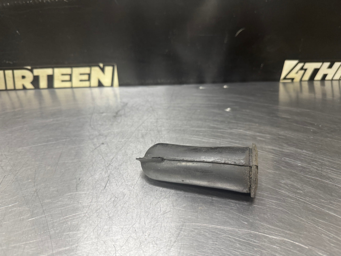 97-04 C5 CORVETTE COWL DRAIN TUBE RUBBER SEAL OEM #N340
