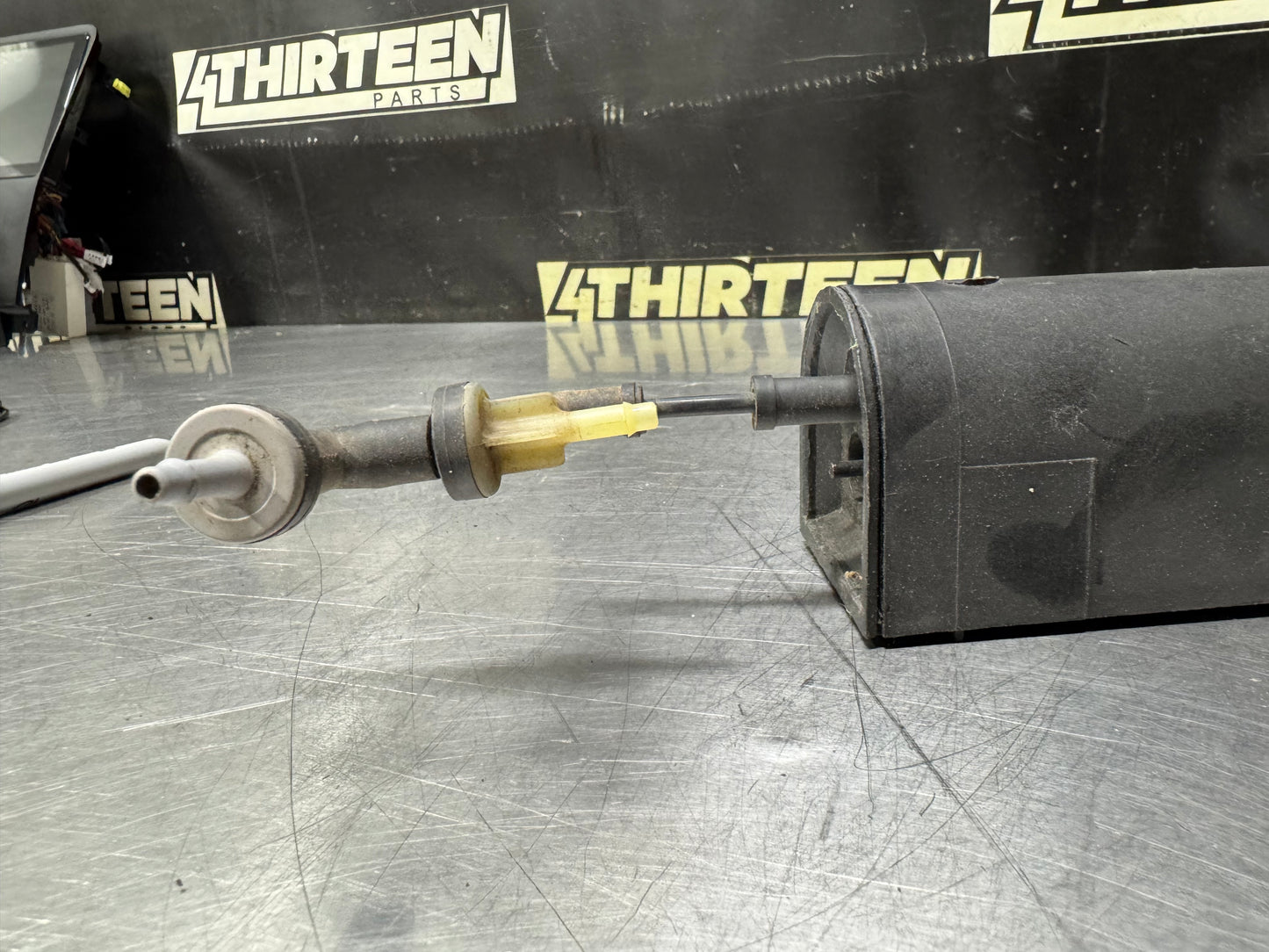 97-04 CORVETTE C5 OEM EXTERIOR EVAP CANISTER #N830