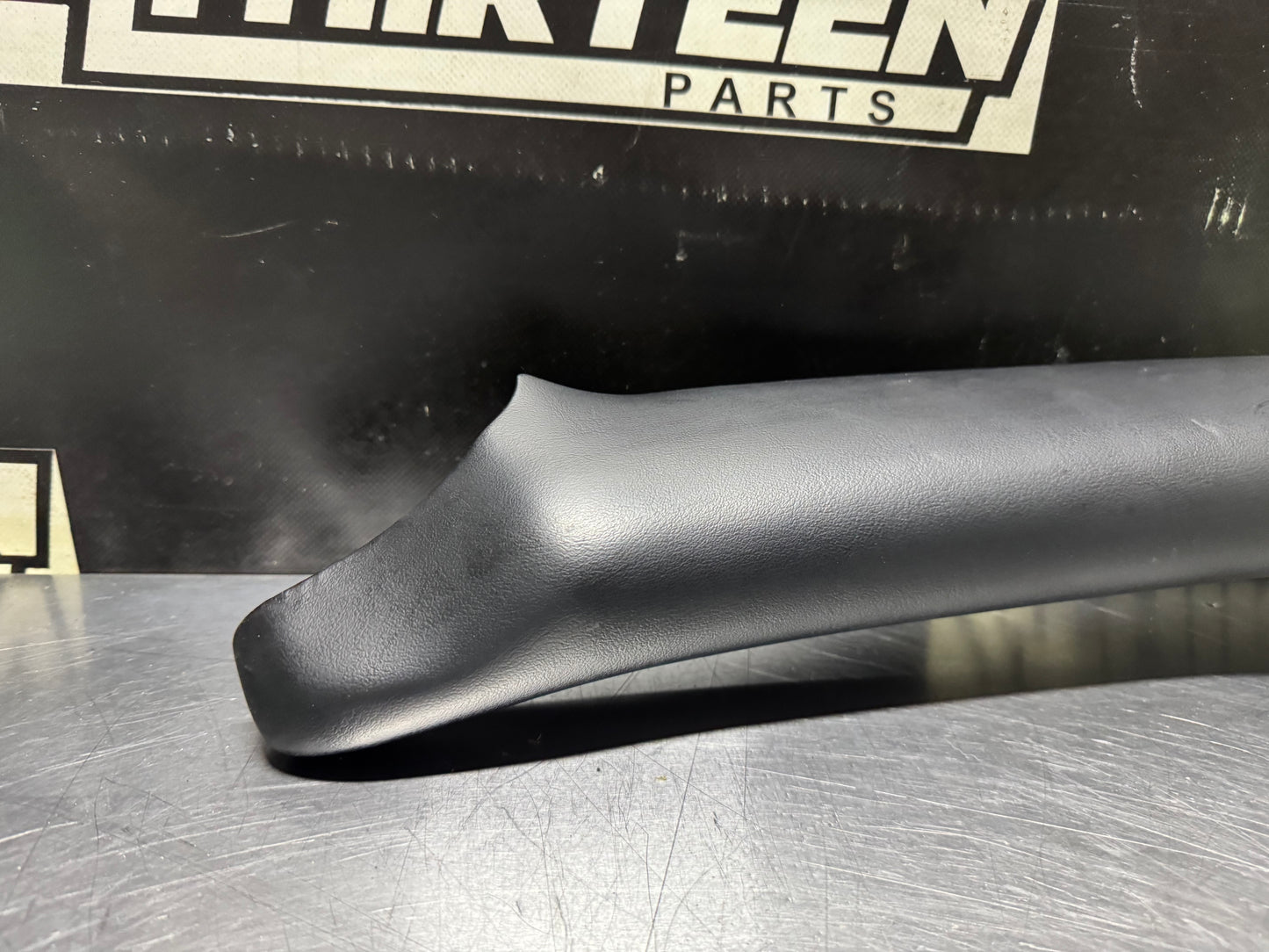 1997-2004 C5 CORVETTE LH DRIVER  FRONT A PILLAR TRIM EBONY OEM #N652