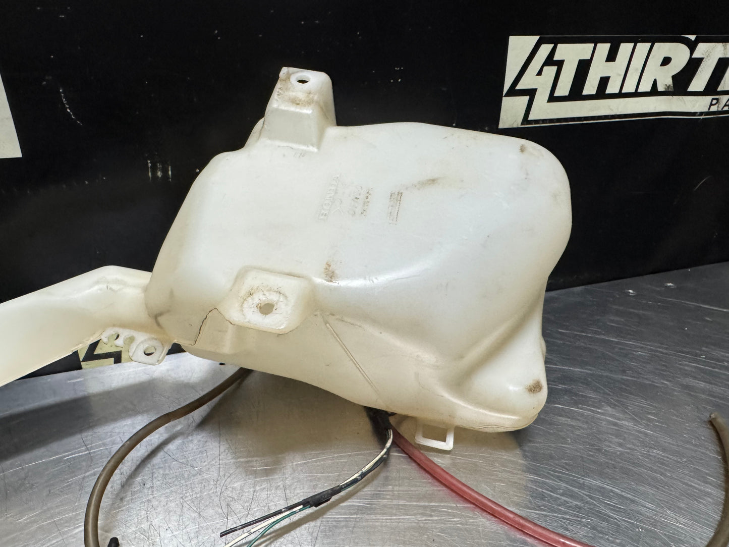 94-01 ACURA INTEGRA WINDSHIELD WASHER RESERVOIR W/ PUMPS OEM #N653