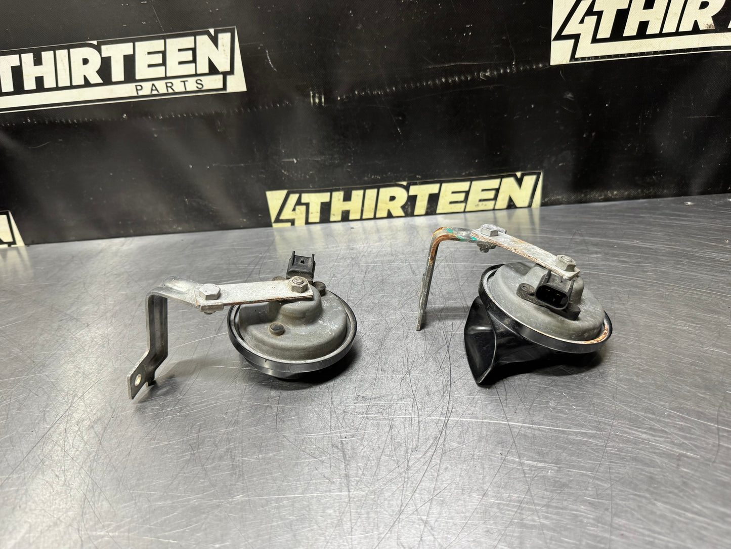 04-06 PONTIAC GTO HORN SET OEM #N704