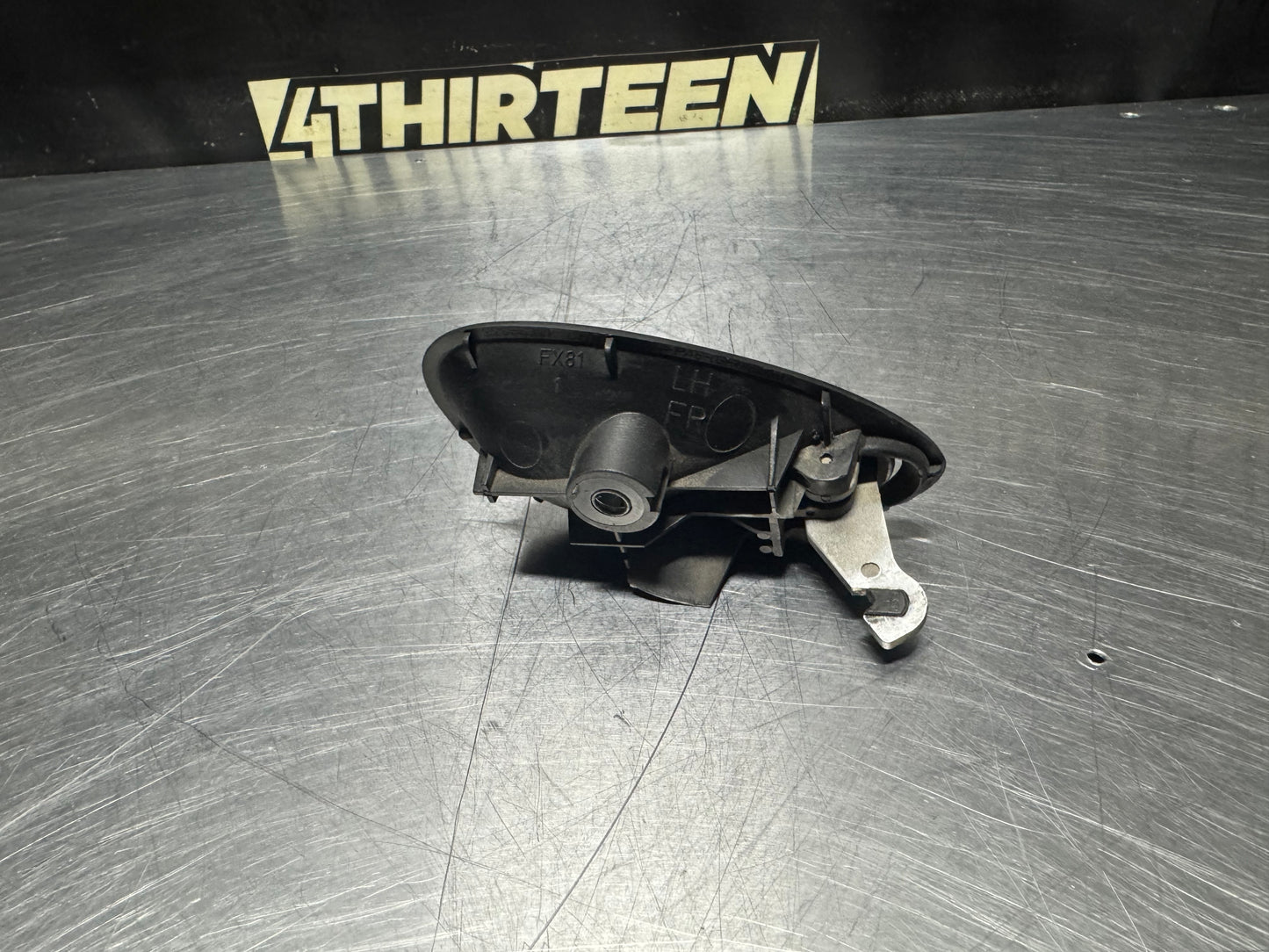 04-06 PONTIAC GTO LH DRIVER SIDE INTERIOR DOOR HANDLE OEM #N408