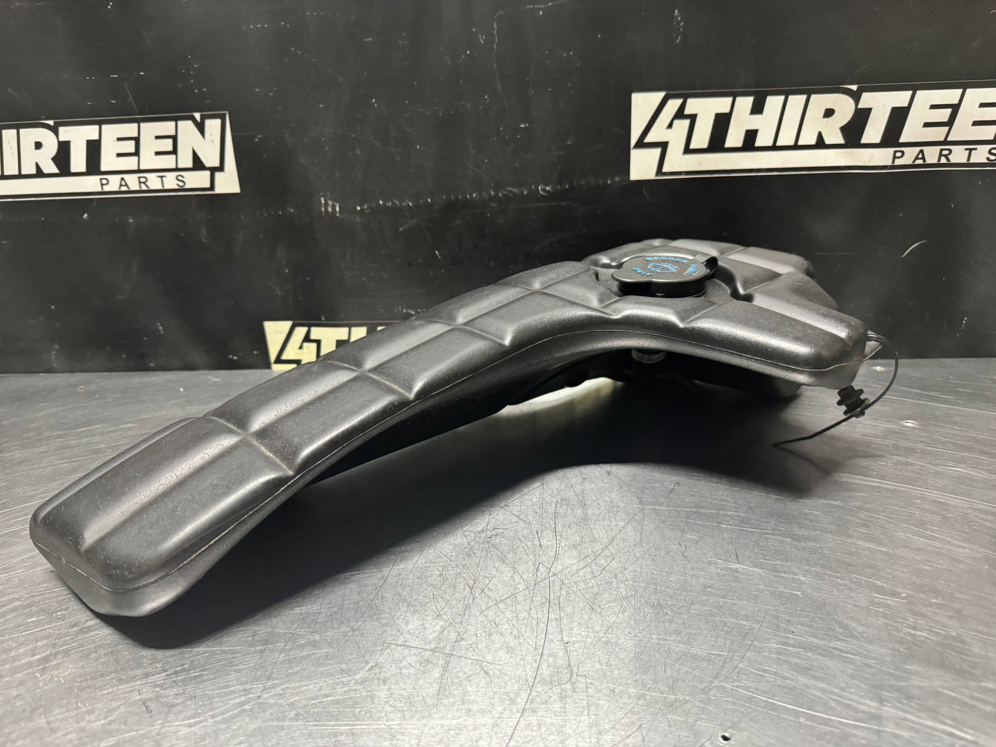 97-04 C5 CORVETTE WINDSHIELD WASHER FLUID RESERVOIR OEM 22154852 USED #N291