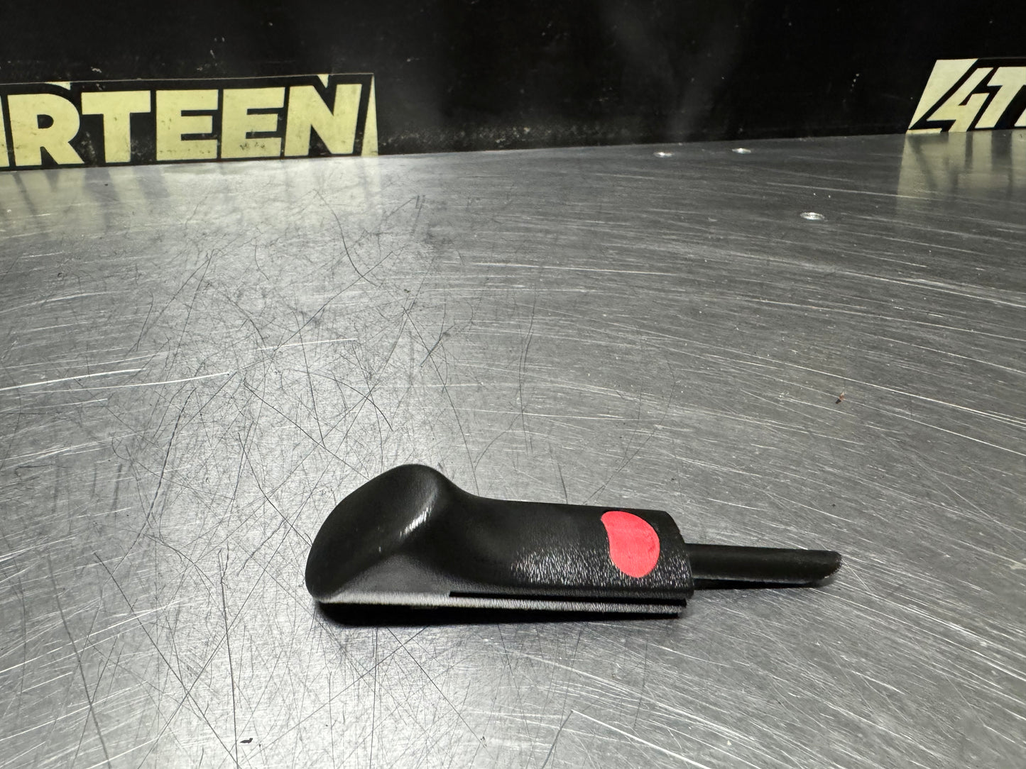 04-06 PONTIAC GTO OEM LH RH INTERIOR DOOR LOCK KNOB PULL OEM 92056808 #N776